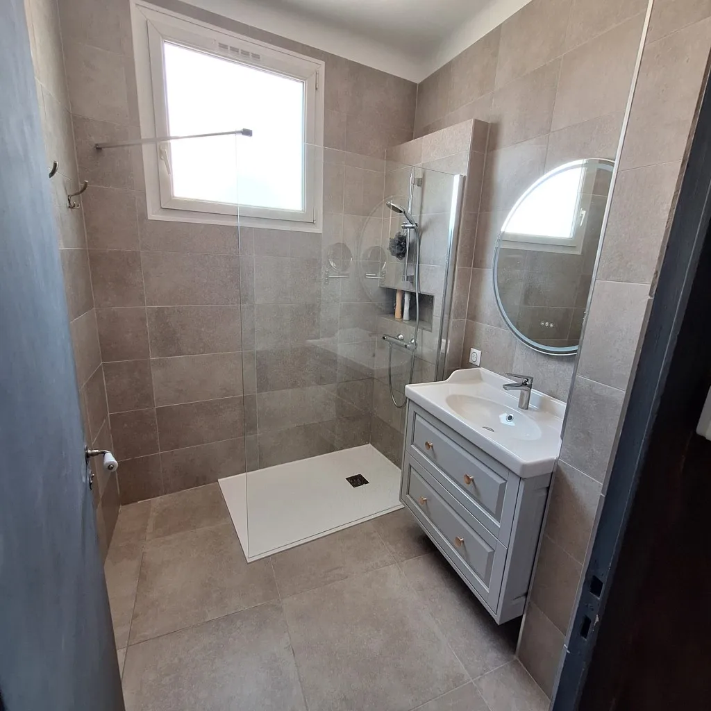 Rénovation salle de bain dans le Var — douche à l'italienne, David COLLONGE