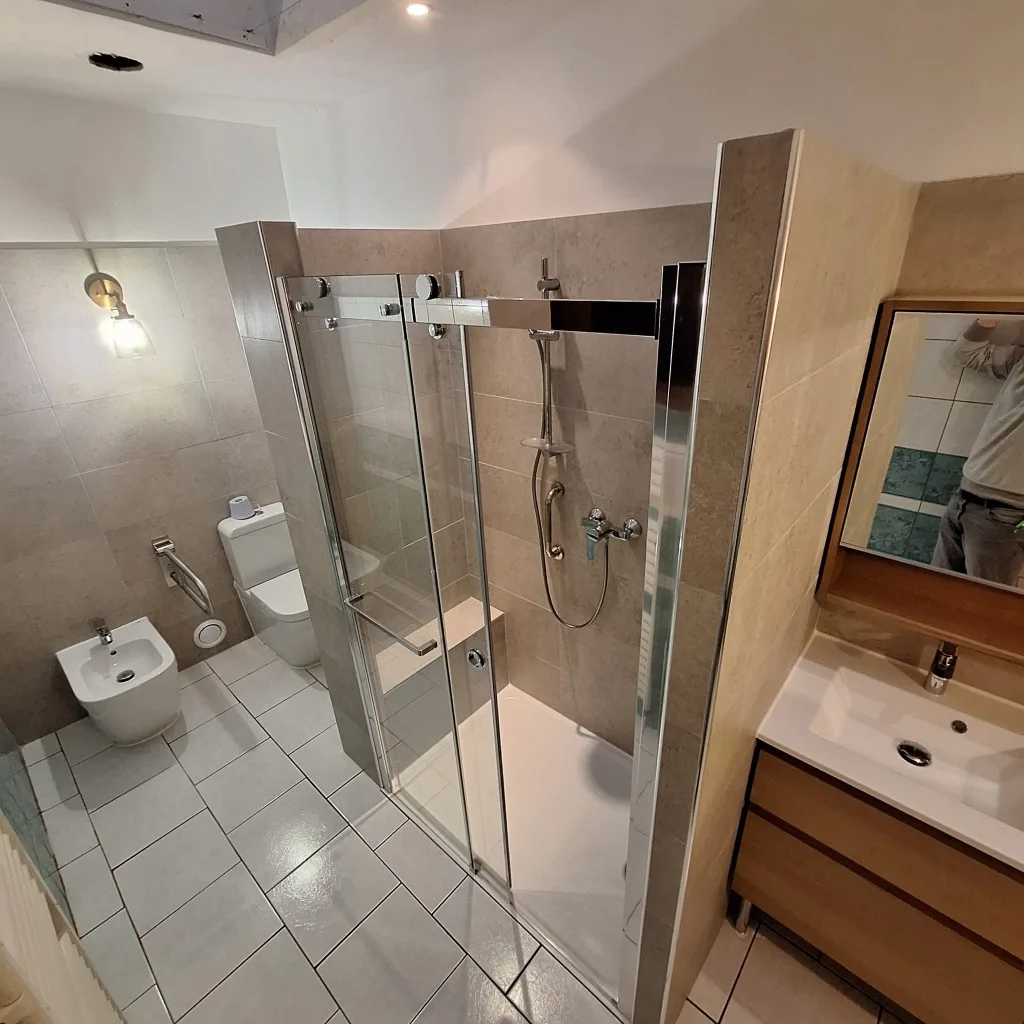 Rénovation salle de bain à Toulon — Rénovation PMR — douche à l'italienne & accessibilité, après travaux
