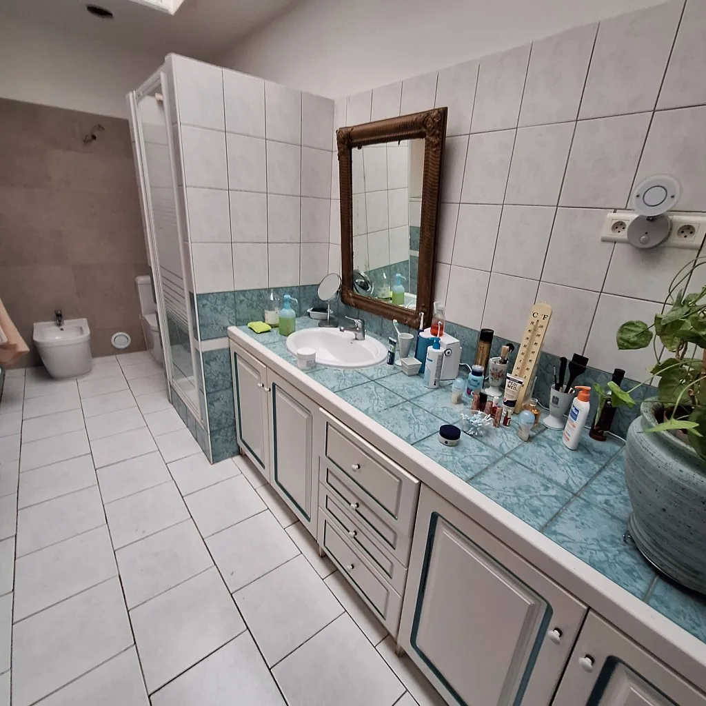 Rénovation salle de bain à Toulon — Rénovation PMR — douche à l'italienne & accessibilité, avant travaux