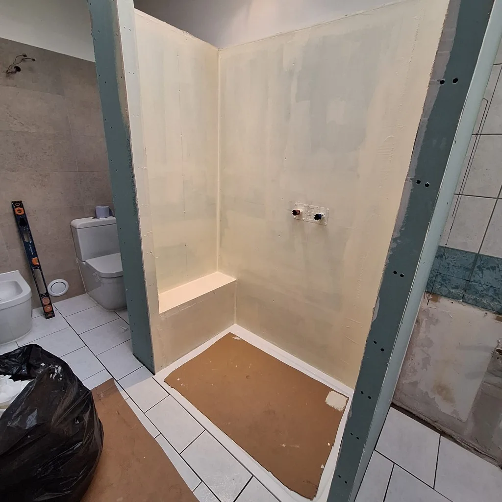 Rénovation salle de bain à Toulon — Rénovation PMR — douche à l'italienne & accessibilité, photo 1