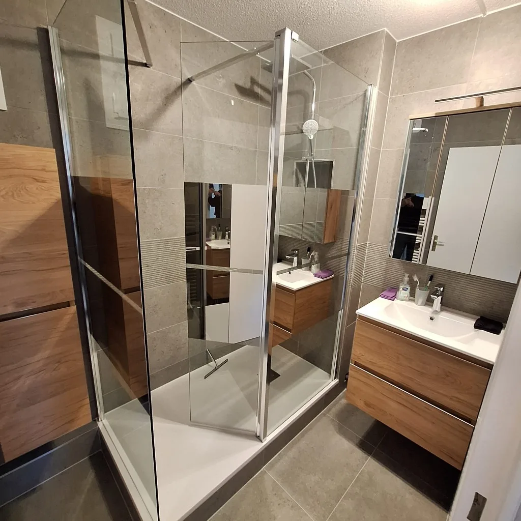 Rénovation salle de bain à Le Lavandou — Transformation baignoire en douche à l'italienne, après travaux