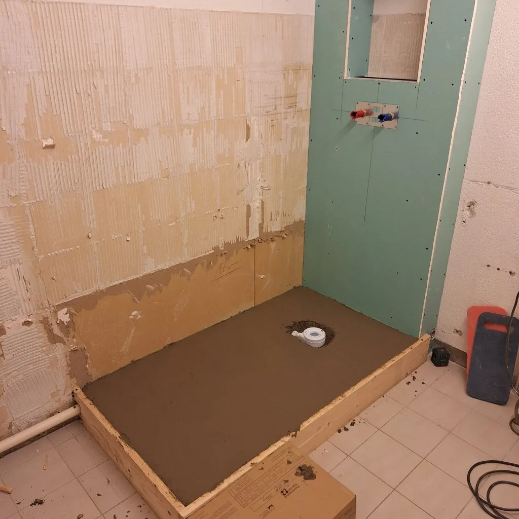 Rénovation salle de bain à Le Lavandou — Transformation baignoire en douche à l'italienne, photo 1